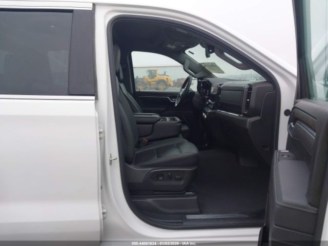 2025 GMC SIERRA 1500 1GTPHDED7SZ181932 Photo 4