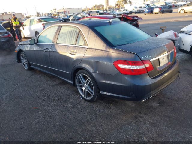 2010 MERCEDES-BENZ E 350 WDDHF5GB1AA077774 Photo 2