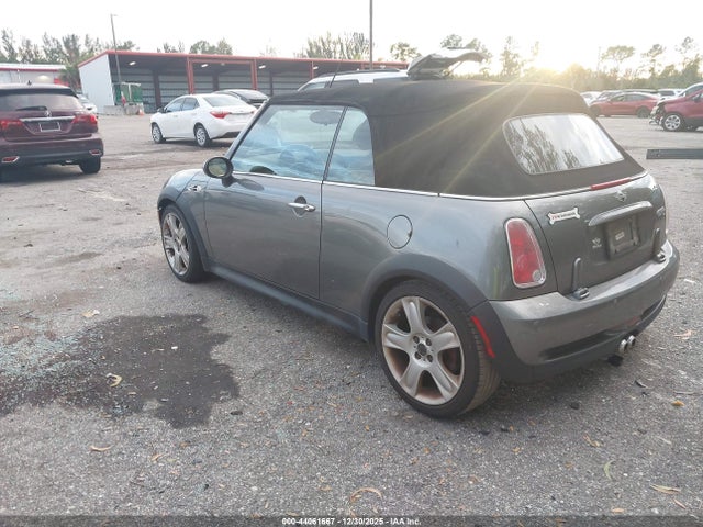 2005 MINI COOPER S WMWRH33595TF84137 Photo 2