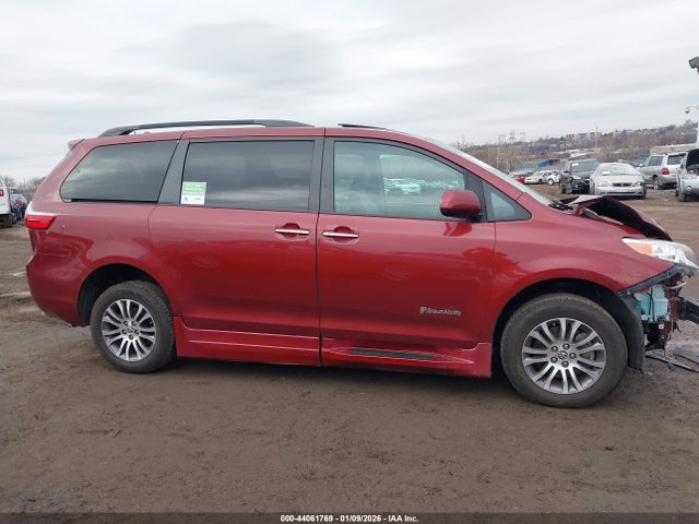Toyota SIENNA XLE 2020 5TDYZ3DC4LS039836 Image 13