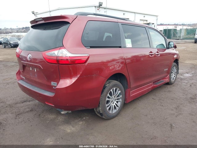 Toyota SIENNA XLE 2020 5TDYZ3DC4LS039836 Image 4