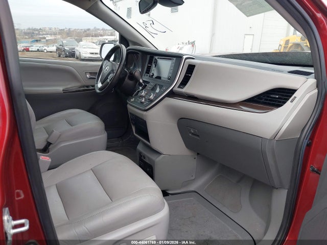 Toyota SIENNA XLE 2020 5TDYZ3DC4LS039836 Image 5