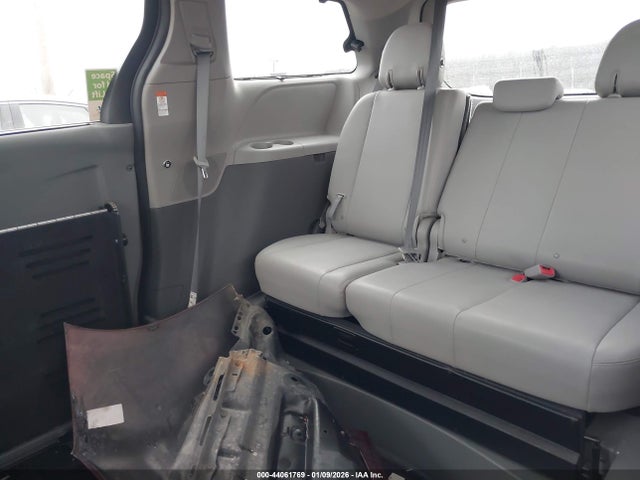 Toyota SIENNA XLE 2020 5TDYZ3DC4LS039836 Image 8
