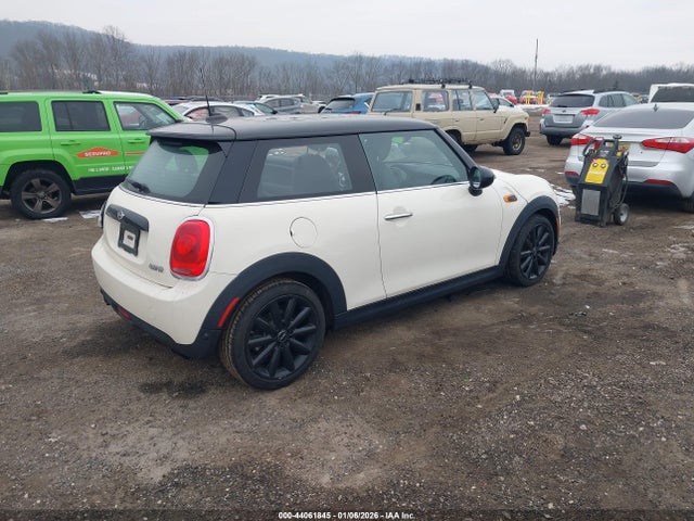 2018 MINI HARDTOP WMWXP5C59J3C65613 Photo 3