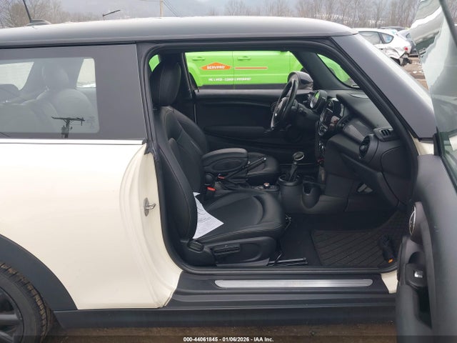 2018 MINI HARDTOP WMWXP5C59J3C65613 Photo 4