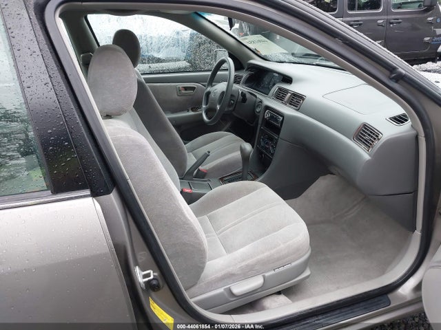 1998 Toyota Camry Le V6 მანქანა იყიდება აუქციონზე, vin: 4T1BF28K2WU059122, აუქციონის ნომერი: 44061854