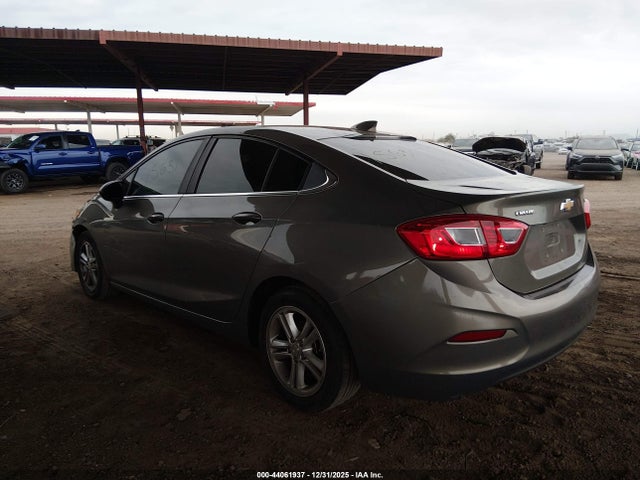 2017 CHEVROLET CRUZE 1G1BE5SM6H7221282 Photo 2