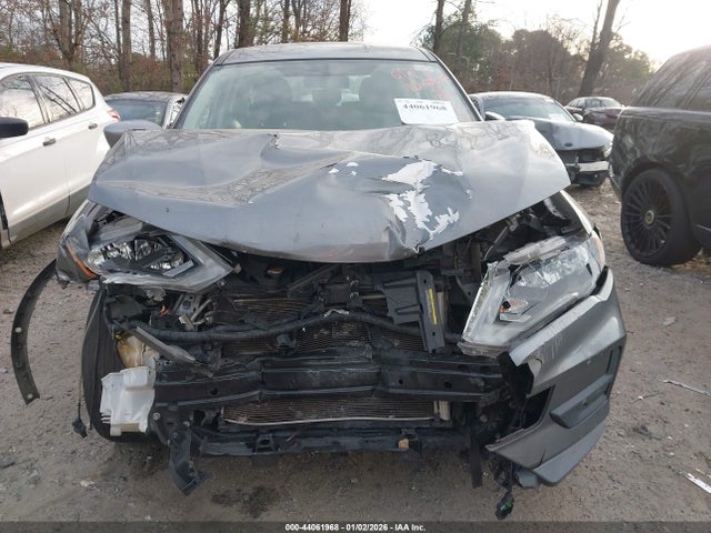 44061968 :رقم المزاد ، KNMAT2MV0JP579772 vin ، 2018 Nissan Rogue S مزاد بيع