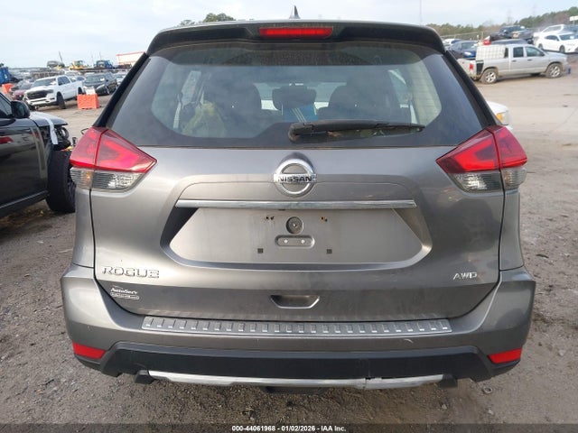 44061968 :رقم المزاد ، KNMAT2MV0JP579772 vin ، 2018 Nissan Rogue S مزاد بيع