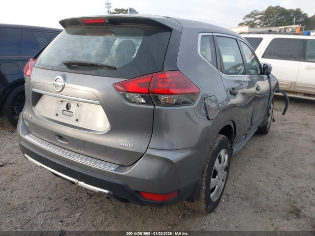 44061968 :رقم المزاد ، KNMAT2MV0JP579772 vin ، 2018 Nissan Rogue S مزاد بيع