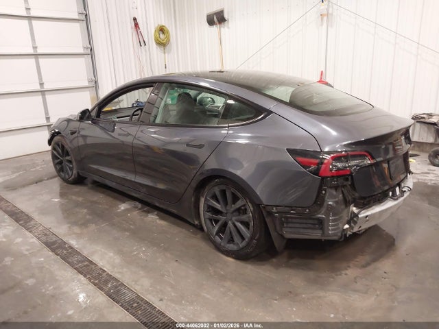 2021 TESLA MODEL 3 5YJ3E1EB8MF009910 Photo 2