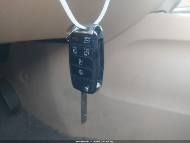 Продажа на аукционе авто 2018 Kia Sedona Lx, vin: KNDMB5C11J6373107, номер лота: 44062113