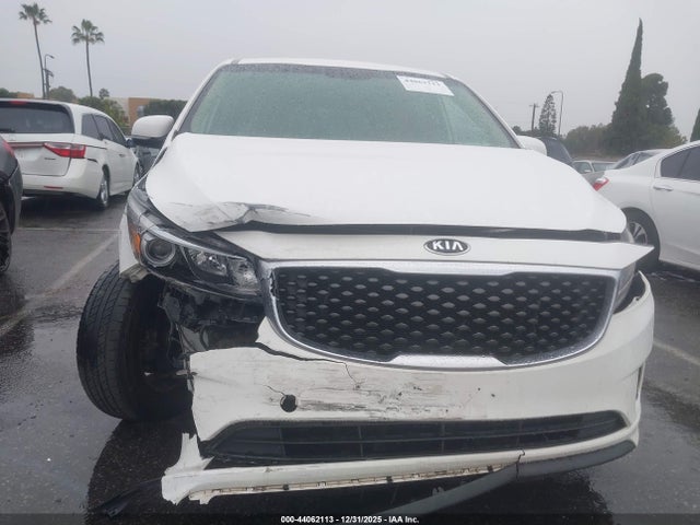Продажа на аукционе авто 2018 Kia Sedona Lx, vin: KNDMB5C11J6373107, номер лота: 44062113
