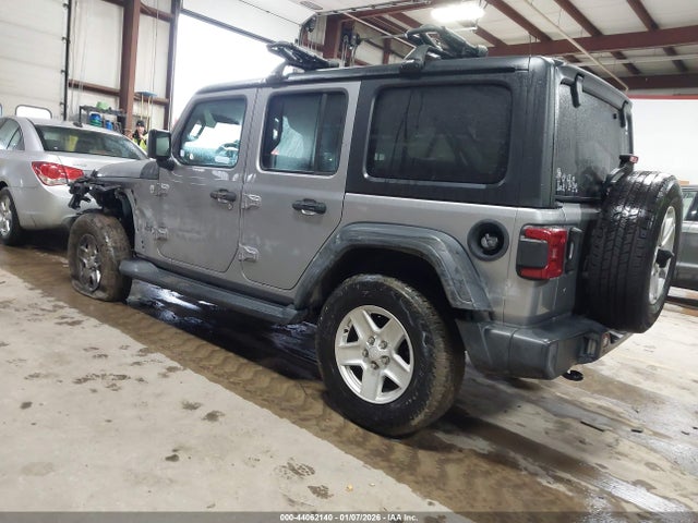 2018 JEEP WRANGLER UNLIMITED 1C4HJXDG8JW183453 Photo 2