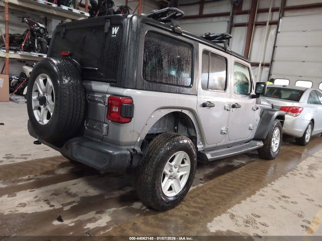 2018 JEEP WRANGLER UNLIMITED 1C4HJXDG8JW183453 Photo 3