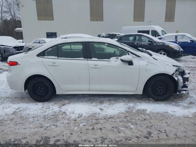 44062158 :رقم المزاد ، JTDEPMAE7N3026992 vin ، 2022 Toyota Corolla Le مزاد بيع