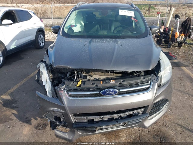 1FMCU9J94EUB71011 Ford Escape Titanium