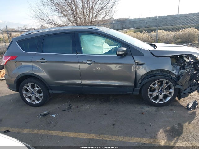 1FMCU9J94EUB71011 Ford Escape Titanium