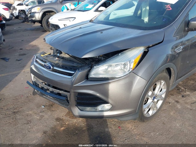 1FMCU9J94EUB71011 Ford Escape Titanium