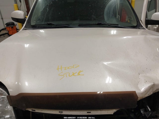 2011 GMC YUKON XL 1500 1GKS2KE33BR224917 Photo 9