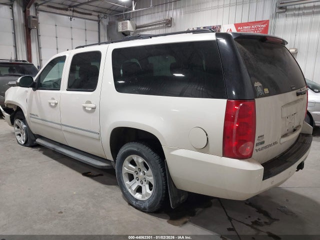 2011 GMC YUKON XL 1500 1GKS2KE33BR224917 Photo 2