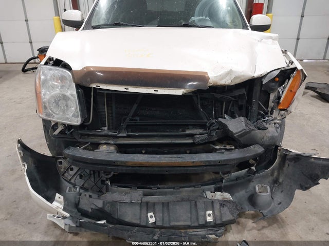 2011 GMC YUKON XL 1500 1GKS2KE33BR224917 Photo 5