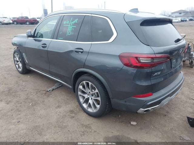 2021 BMW X5 5UXCR6C00M9F52036 Photo 2