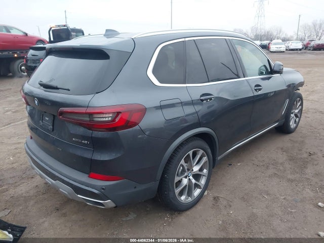 2021 BMW X5 5UXCR6C00M9F52036 Photo 3