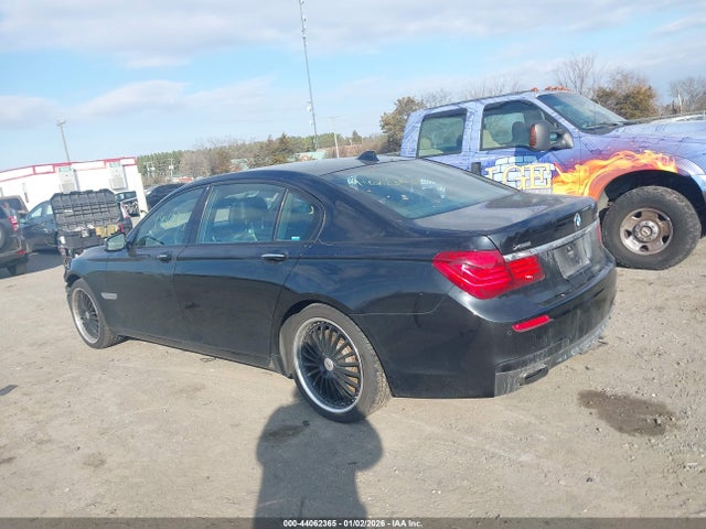 2015 BMW 750LI WBAYF8C5XFD655059 Photo 2