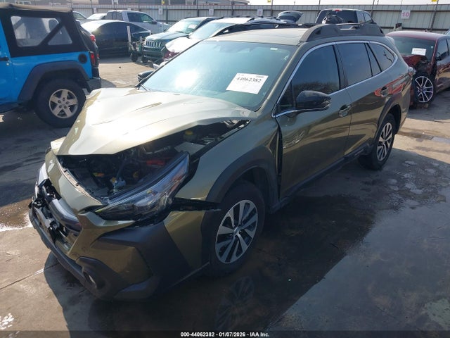44062382 :رقم المزاد ، 4S4BTAFC7S3135979 vin ، 2025 Subaru Outback Premium مزاد بيع