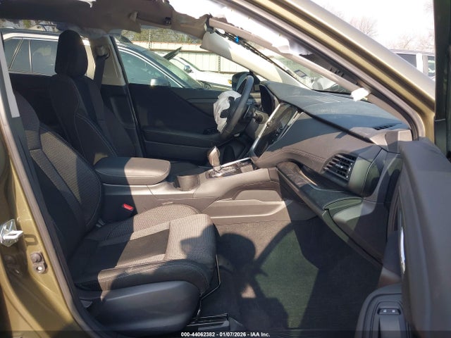 44062382 :رقم المزاد ، 4S4BTAFC7S3135979 vin ، 2025 Subaru Outback Premium مزاد بيع