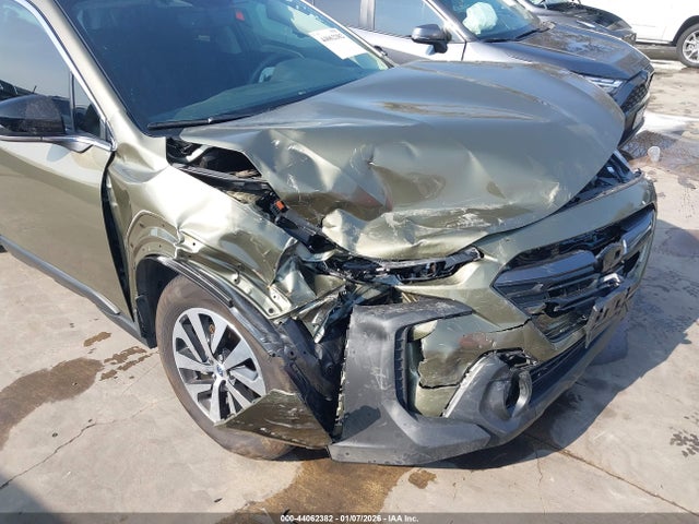 44062382 :رقم المزاد ، 4S4BTAFC7S3135979 vin ، 2025 Subaru Outback Premium مزاد بيع