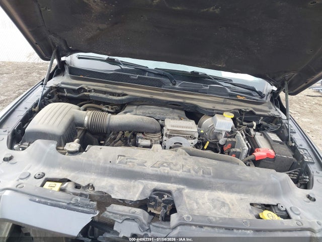 44062391 :رقم المزاد ، 1C6SRFRT2MN791582 vin ، 2021 Ram 1500 Laramie  4x4 6'4 Box مزاد بيع
