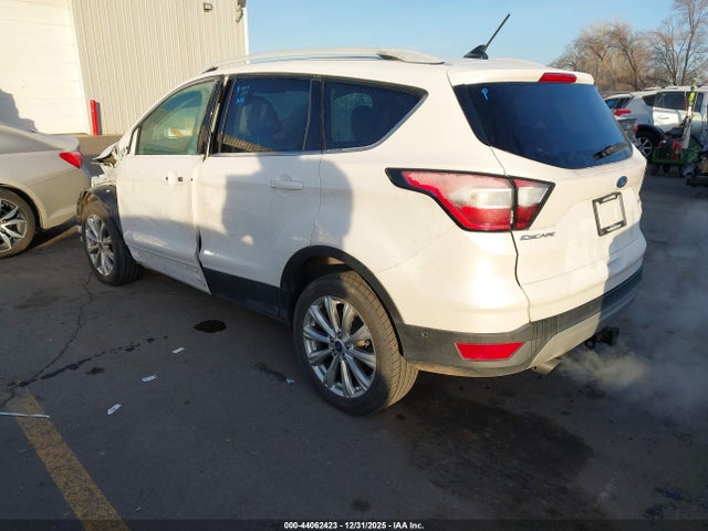1FMCU9J98JUA04211 Ford Escape Titanium