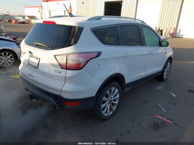 1FMCU9J98JUA04211 Ford Escape Titanium