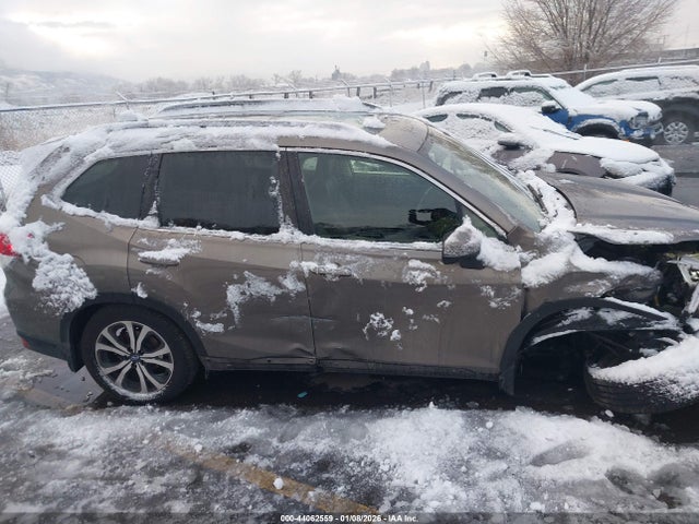 JF2SKAUCXLH403701 Subaru Forester Limited