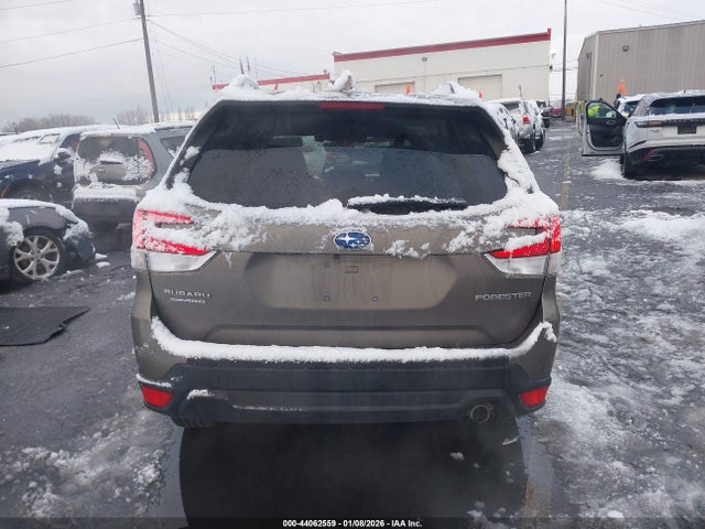 JF2SKAUCXLH403701 Subaru Forester Limited
