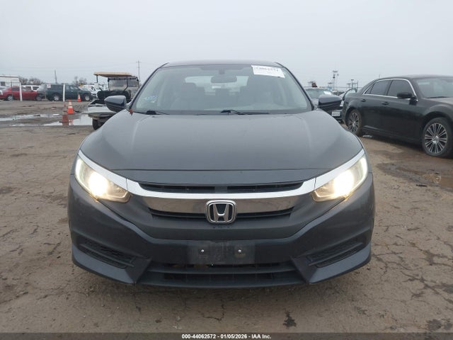 Honda Civic Lx 2018 2HGFC2F54JH584983 Image 12