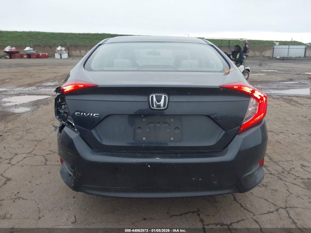 Honda Civic Lx 2018 2HGFC2F54JH584983 Image 16