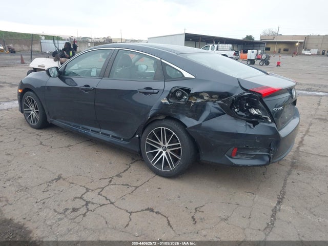 Honda Civic Lx 2018 2HGFC2F54JH584983 Image 3