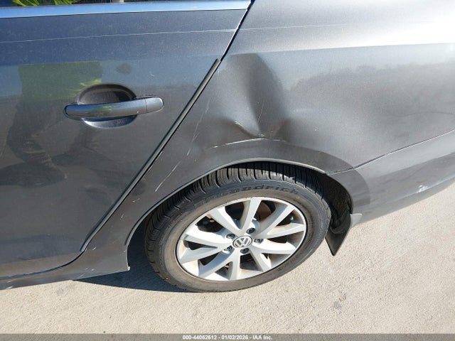 3VWB07AJXEM443119 Volkswagen Jetta 1.8t Se