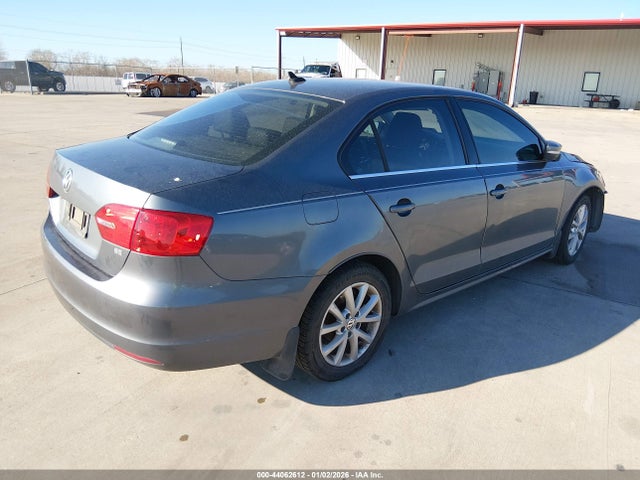 3VWB07AJXEM443119 Volkswagen Jetta 1.8t Se