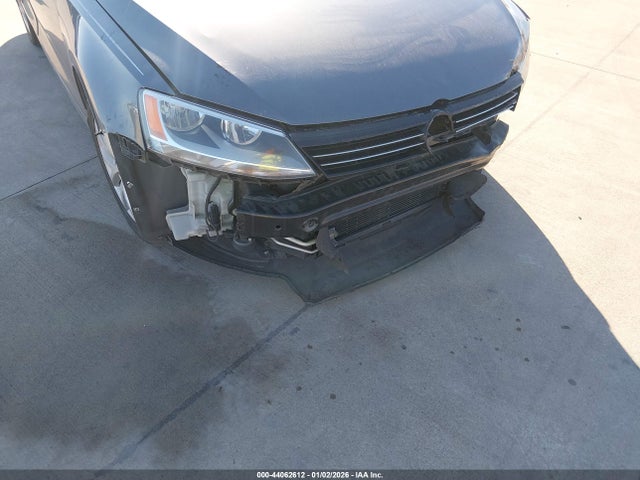 3VWB07AJXEM443119 Volkswagen Jetta 1.8t Se