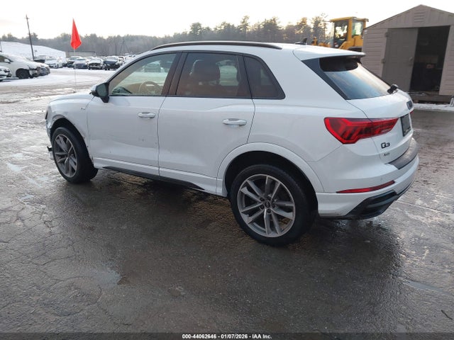 2022 AUDI Q3 WA1DECF34N1133815 Photo 2
