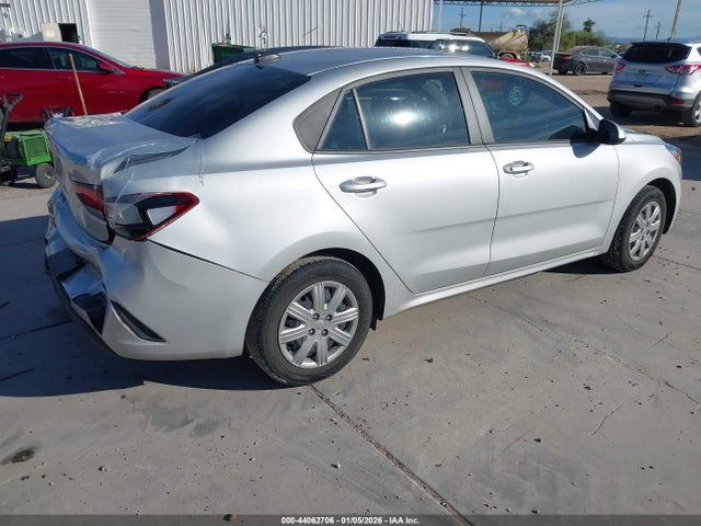 3KPA24AD6PE610672 KIA RIO LX