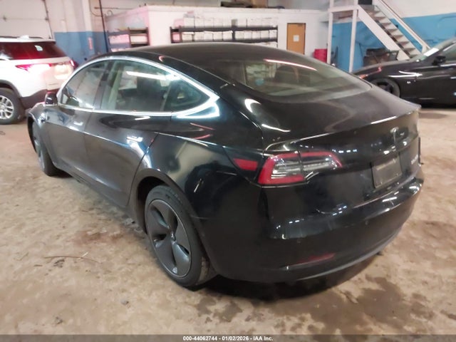 2019 TESLA MODEL 3 5YJ3E1EB7KF384801 Photo 2
