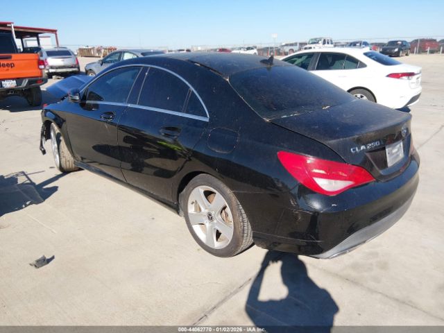 2018 MERCEDES-BENZ CLA 250 WDDSJ4EB2JN569837 Photo 2