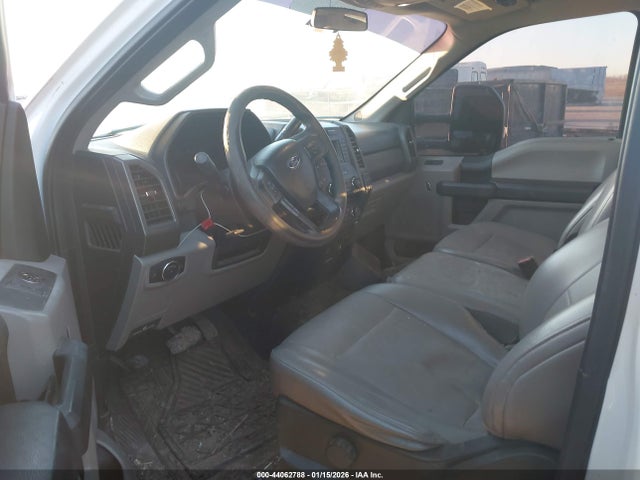 Ford F-350 Chassis Xl 2017 1FDRF3G66HEB80922 Image 7