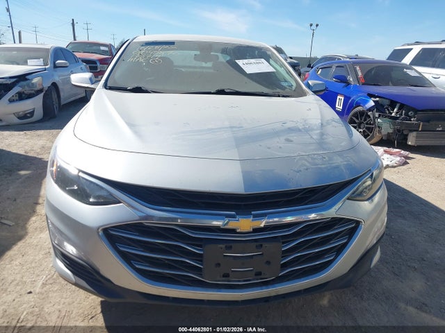 1G1ZD5ST4NF175719 Chevrolet Malibu Fwd Lt