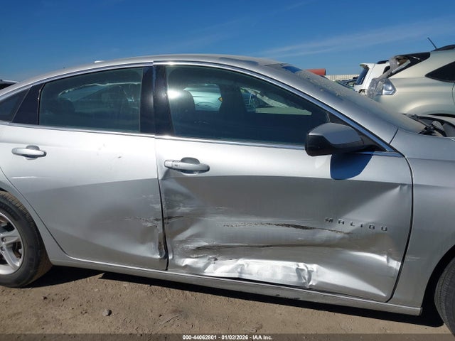 1G1ZD5ST4NF175719 Chevrolet Malibu Fwd Lt
